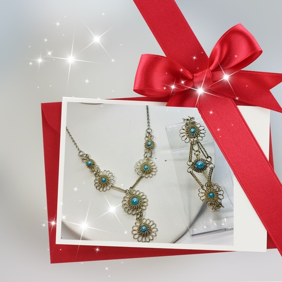 Beautiful Delicate Necklace & Bracelet Set - Picture 12 of 12